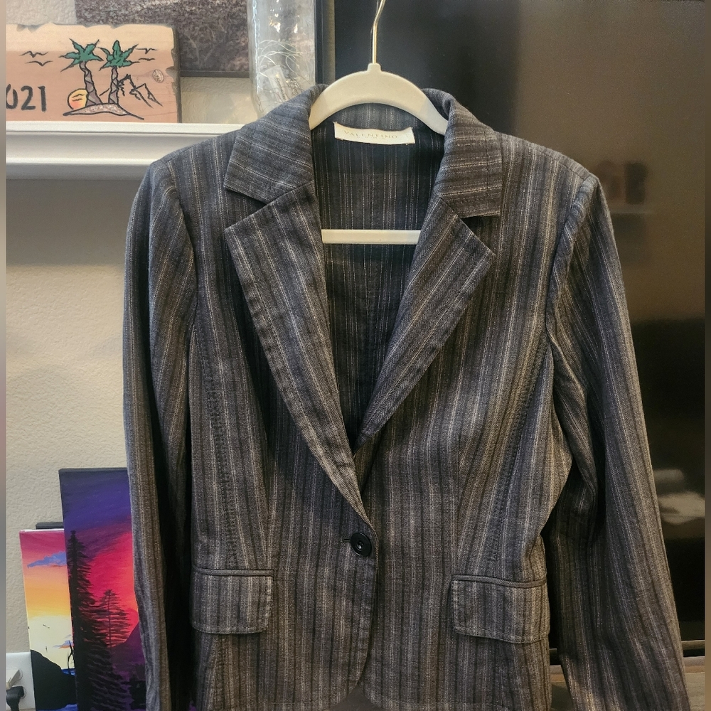 Gently used Valentino Roma women's blazer sz 46/10 made in Italy